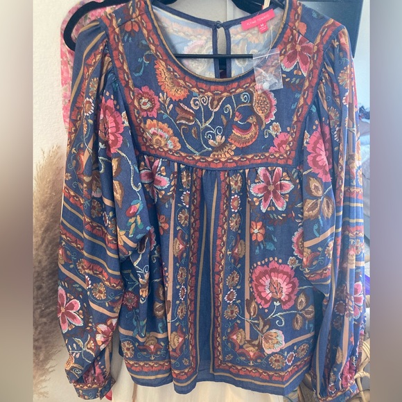 Flying Tomato Puff Sleeve Blouse in Blue and Pink - Picture 5 of 8